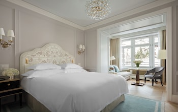 Deluxe Double Room (village side)