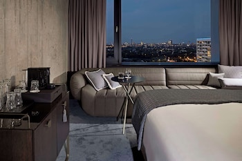 Premium Room, 1 King Bed