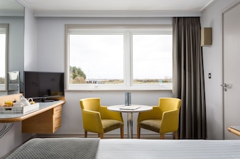 Classic Double Room, 1 Double Bed (Harbour Facing)