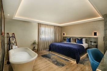 Deluxe Studio Suite