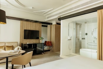 Family Room Grand Supreme