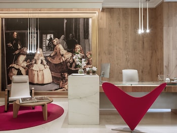 Velazquez Penthouse Suite Red Level