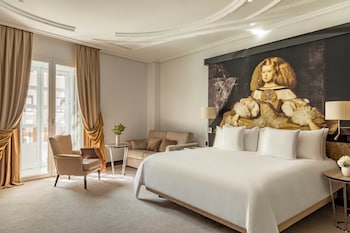 Red Level Suite Junior Connecting Rooms 4+2