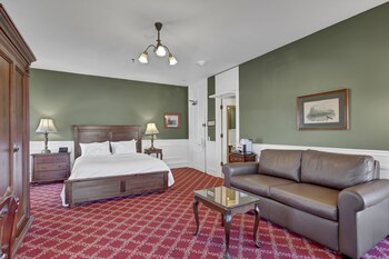 Premium Queen Riverside