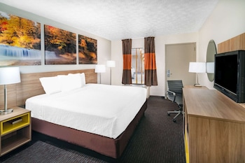 Standard Room, 1 King Bed, Accessible