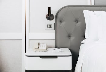Superior Room, 1 King Bed (Accessible)
