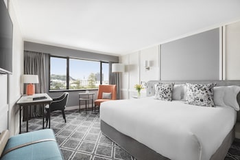 Deluxe Room, 1 King Bed