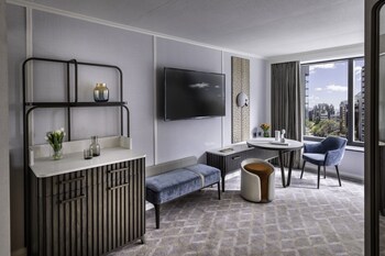 Premier Room, 1 King Bed (Pinnacle Tower, Accessible)