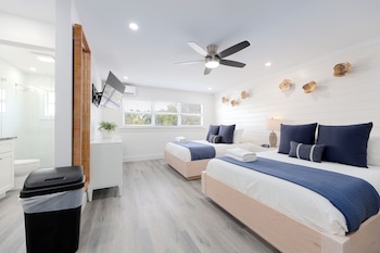 Siesta Bar Side Sleeps 4