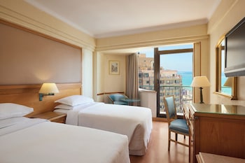 Club Room, 2 Twin Beds, Smoking, City View (Balcony)