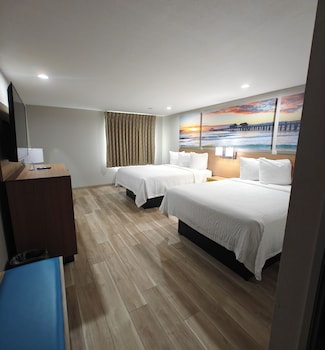 Room, 2 Queen Beds, Non Smoking