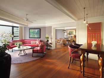 Premier Suite, 2 Bedrooms (King & Twin)