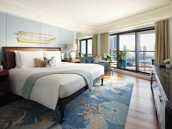Deluxe Balcony Room King