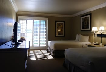 Standard Room, 2 Double Beds