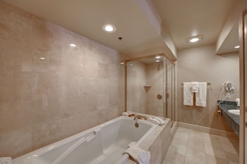 Suite, 1 King Bed