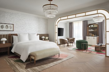 Premier Suite, 1 King Bed (East Wing)