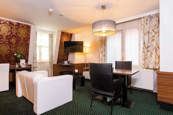 Junior Suite, 1 King Bed