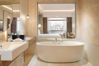 King Premium Suite with Lounge Access