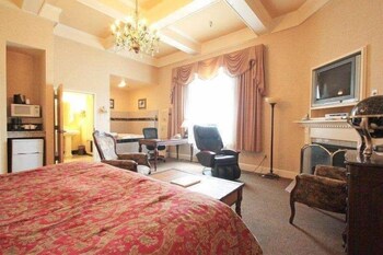 Standard Room, 1 King Bed, Non Smoking, Jetted Tub