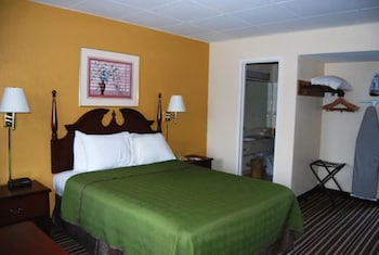 Standard Room, 1 Queen Bed