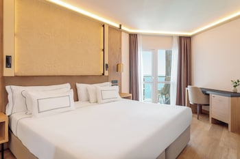 Supreme Room