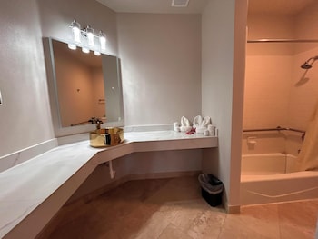 Standard Room, 1 King Bed, Accessible, Refrigerator & Microwave