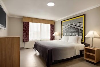 Deluxe Suite, 1 King Bed, Non Smoking