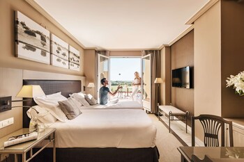 Superior Room (Golf View)