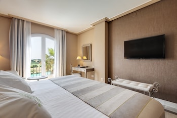 Superior Room (Golf View)