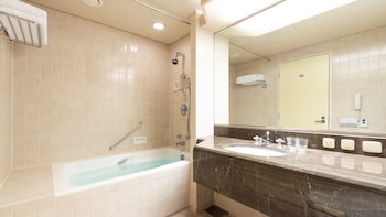 Premium Room, 1 King Bed, City View (High Floor)