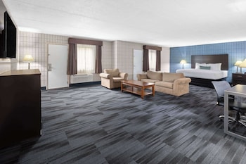 Suite, 1 King Bed, Non Smoking