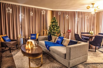 Executive Suite (Pommery Christmas)