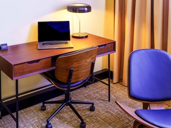 Executive Room, 1 King Bed, Bathtub