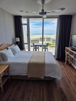 Standard Studio, 1 Queen Bed