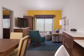 Suite, 2 Queen Beds, Accessible