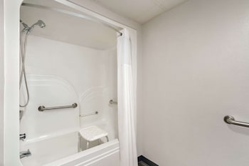 Room, 1 Queen Bed, Accessible, Non Smoking (Bathtub)