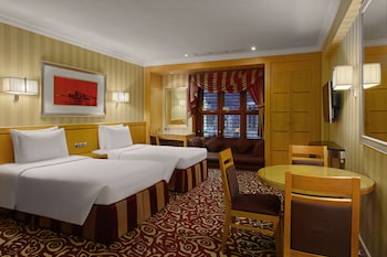 One Bedroom Suite Haram View With Two Twin Beds