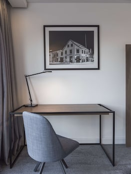 Room, Multiple Bedrooms (Friends & Family)