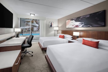 Room, 2 Queen Beds, Poolside