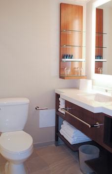 Standard Room, 1 King Bed (Mobility/Hearing Accessible, Tub)