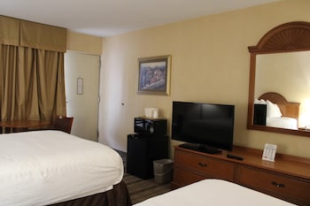 Standard Room, 2 Double Beds, Non Smoking