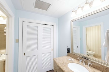 Deluxe Room, 1 Queen Bed