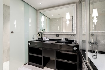 Two Bedroom Suite Red Level
