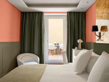 Premium Red Level with Patio