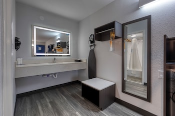 Standard Room, 1 King Bed, Non Smoking