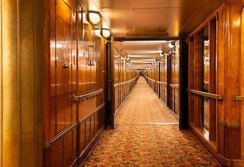 Room, 1 King Bed (Inside Stateroom)