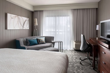 Deluxe Room, 1 King Bed with Sofa bed, Balcony