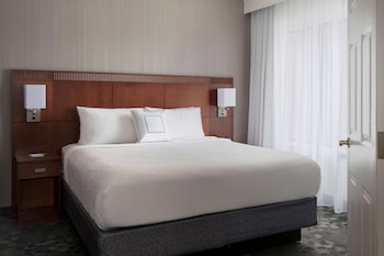 Superior Suite, 1 King Bed with Sofa bed, Patio