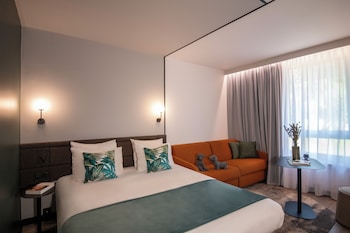 Standard Room, Multiple Beds (Garden Side)