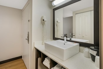 Superior Room, 2 Queen Beds, Poolside (Smoke Free)